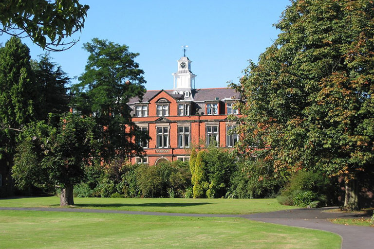 Ashbourne College – Info, Contact, Address & Details